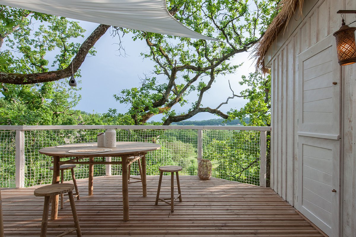 CABANE & SPA PELLA ROCA a small hotel in France with a great view is decorated with Bamboo furniture