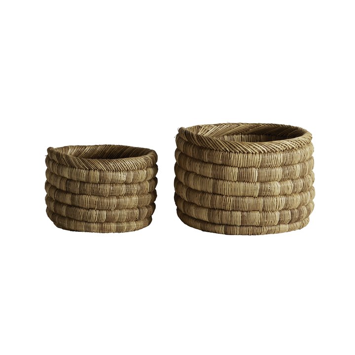 2 floor baskets in thick weave