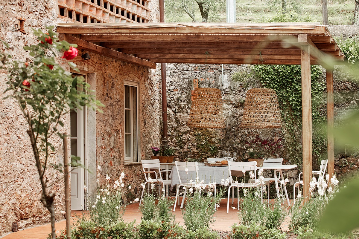 Kurve lampe i åben flet