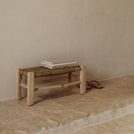 BENCH | EUCALYPTUS WOOD AND PALM LEAVES | H 30 CM