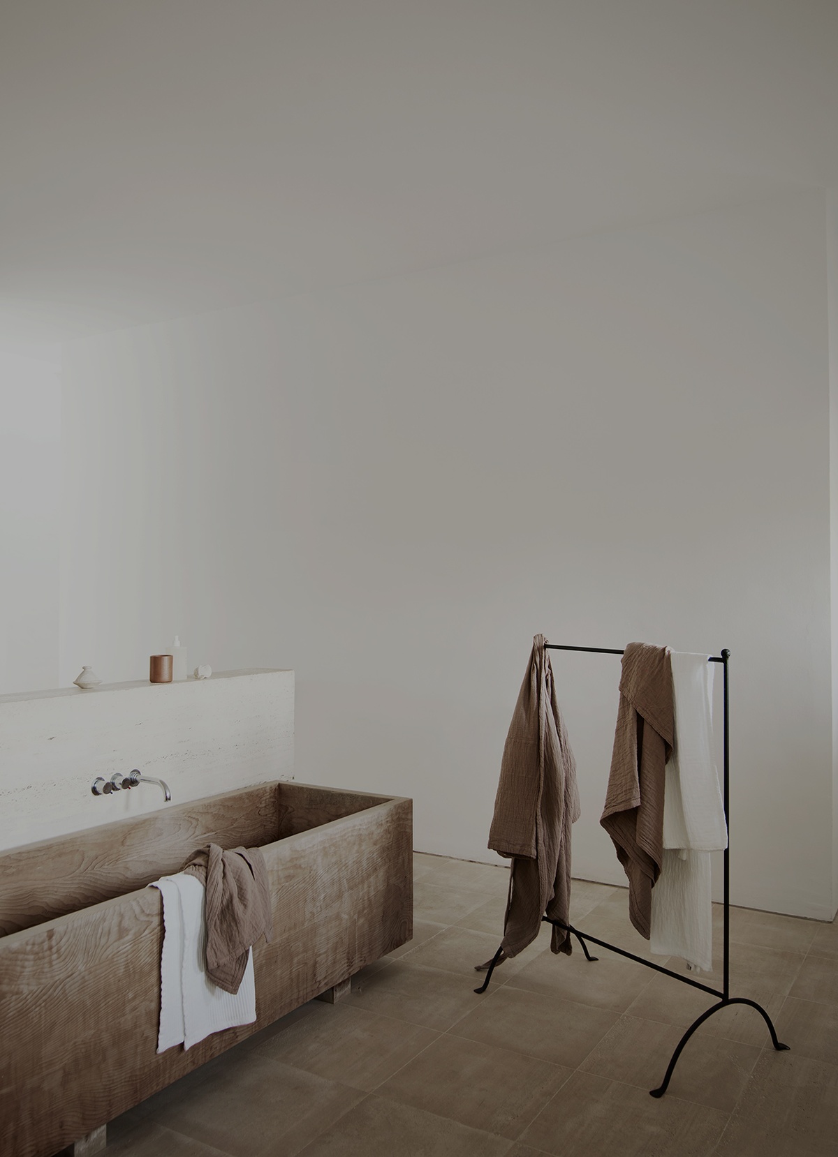 2Darker_picture_spa.jpg