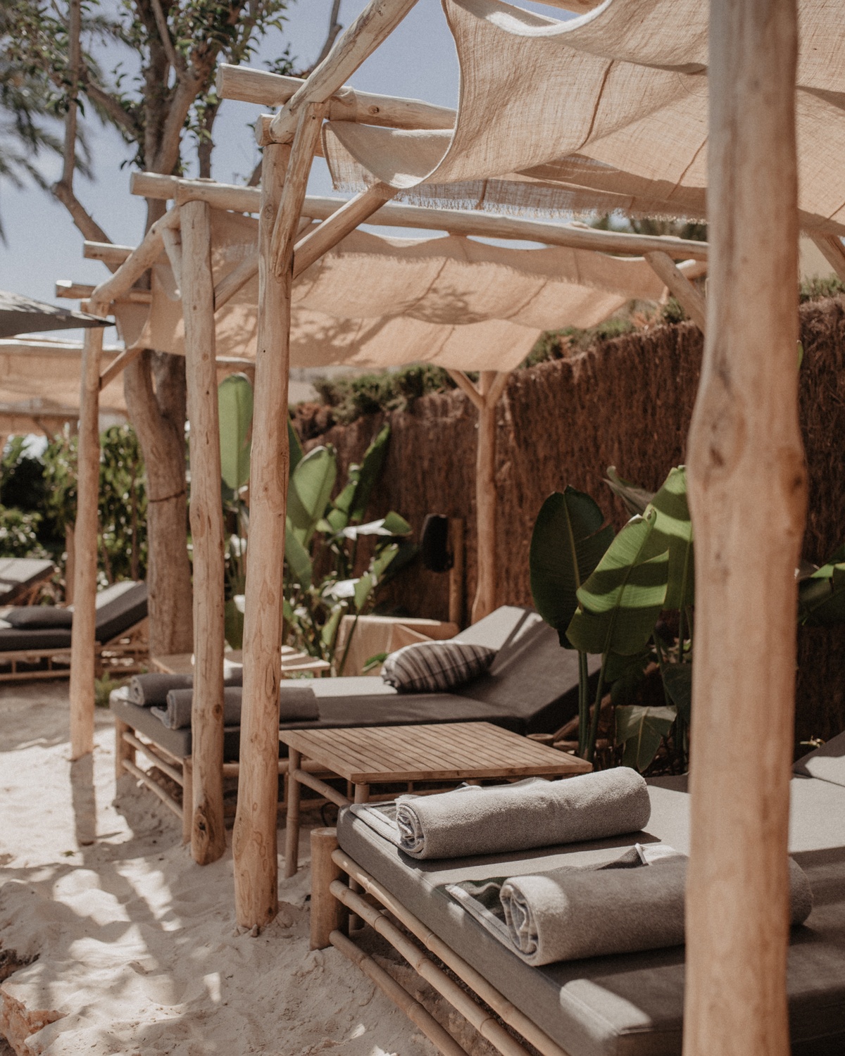 bamboo double sunbed bed