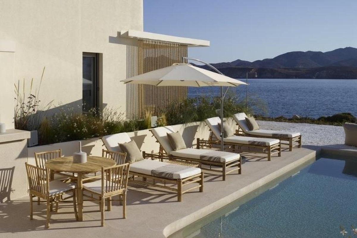 WHITE PEBBLE SUITES.jpg