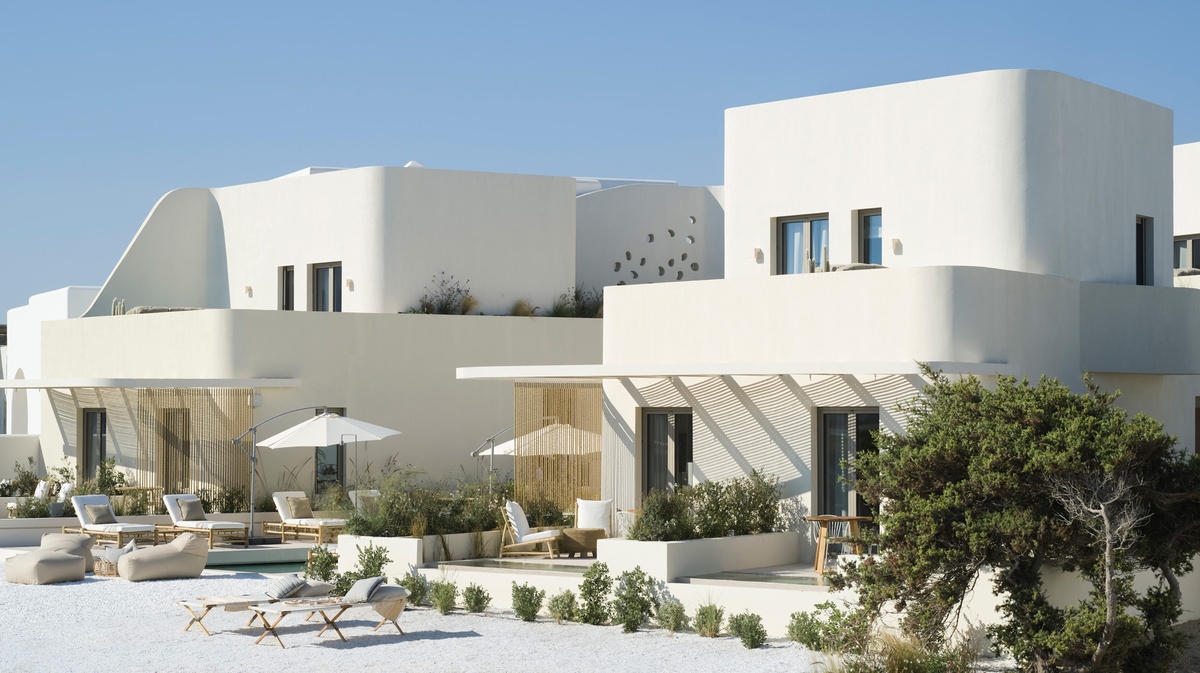 White-Pebble-Suites00138.jpg