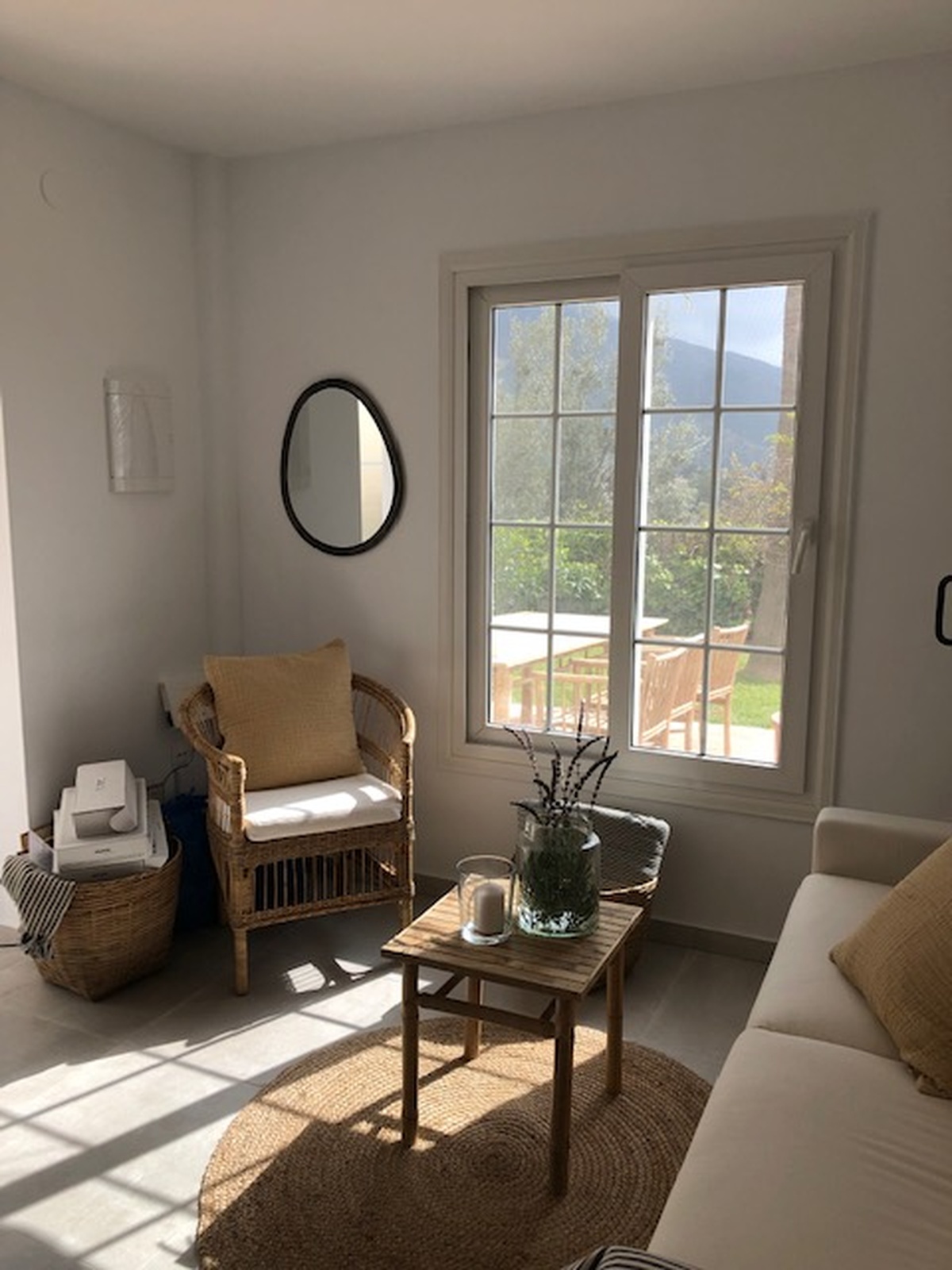 Palma stol med hvid hynde