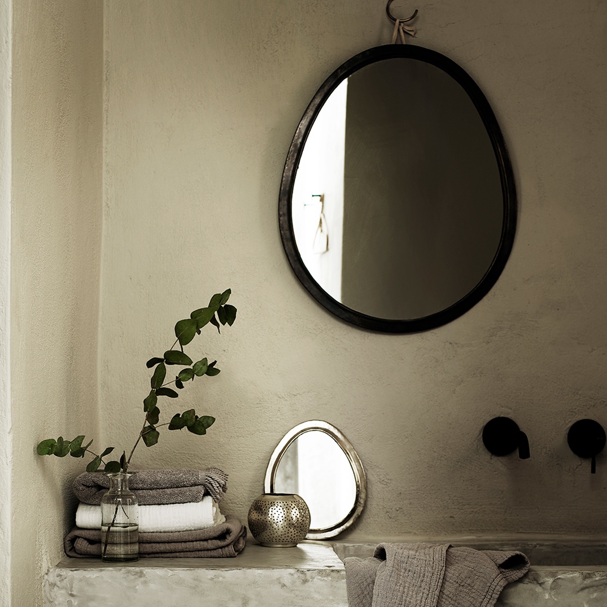 GG1-towelfrill_towelfeel_glbottle_feellight-si_mirroregg-si_mirroregg_tin_towelfeel-kit-2.jpg