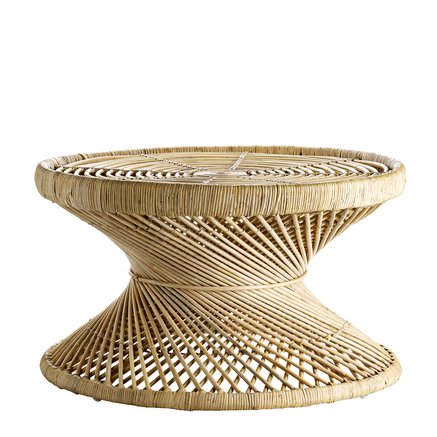 Round table in rattan