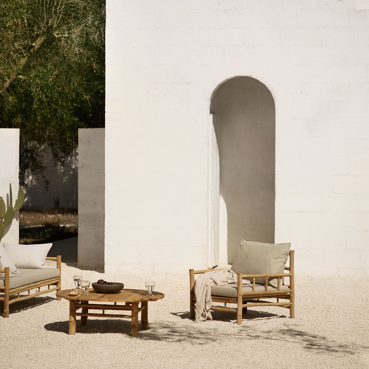 EVER_BAMCHAIRICA-SAND_BAMTABLE140X45_EVERTABLE-CREAM.jpg