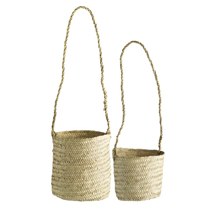 2 baskets with long handles