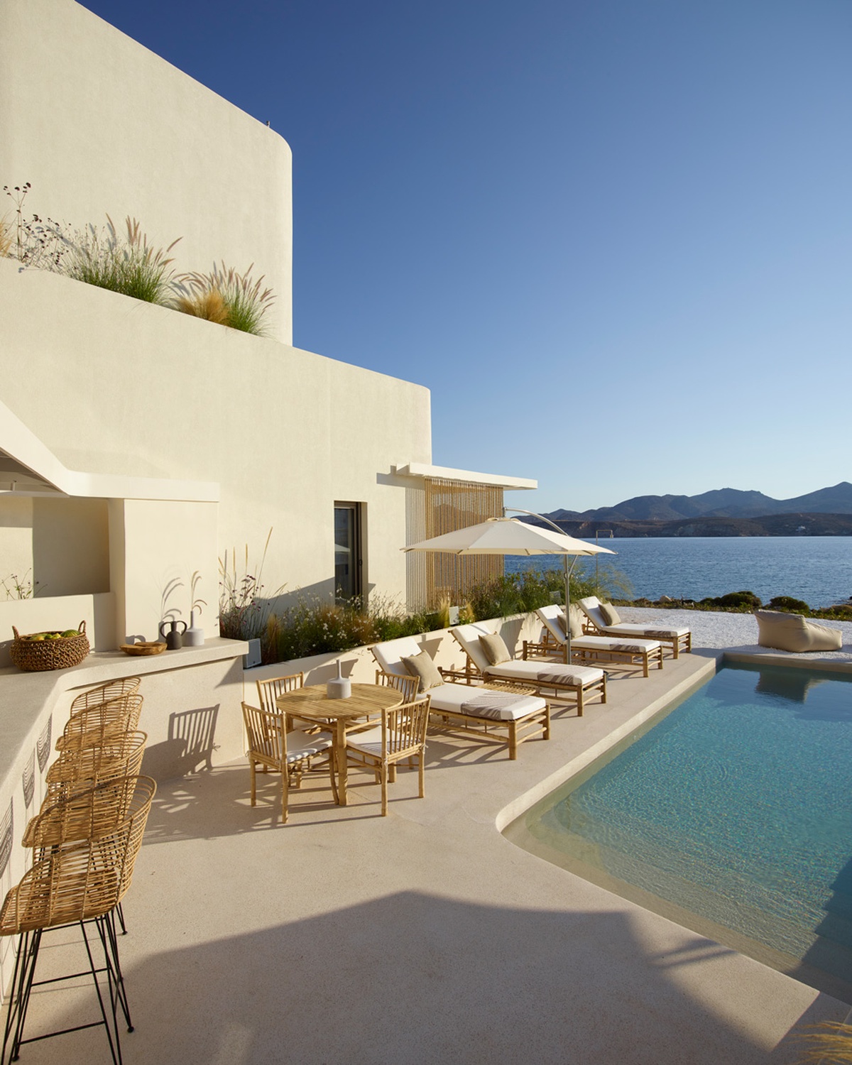 White-Pebble-Suites71393.jpg