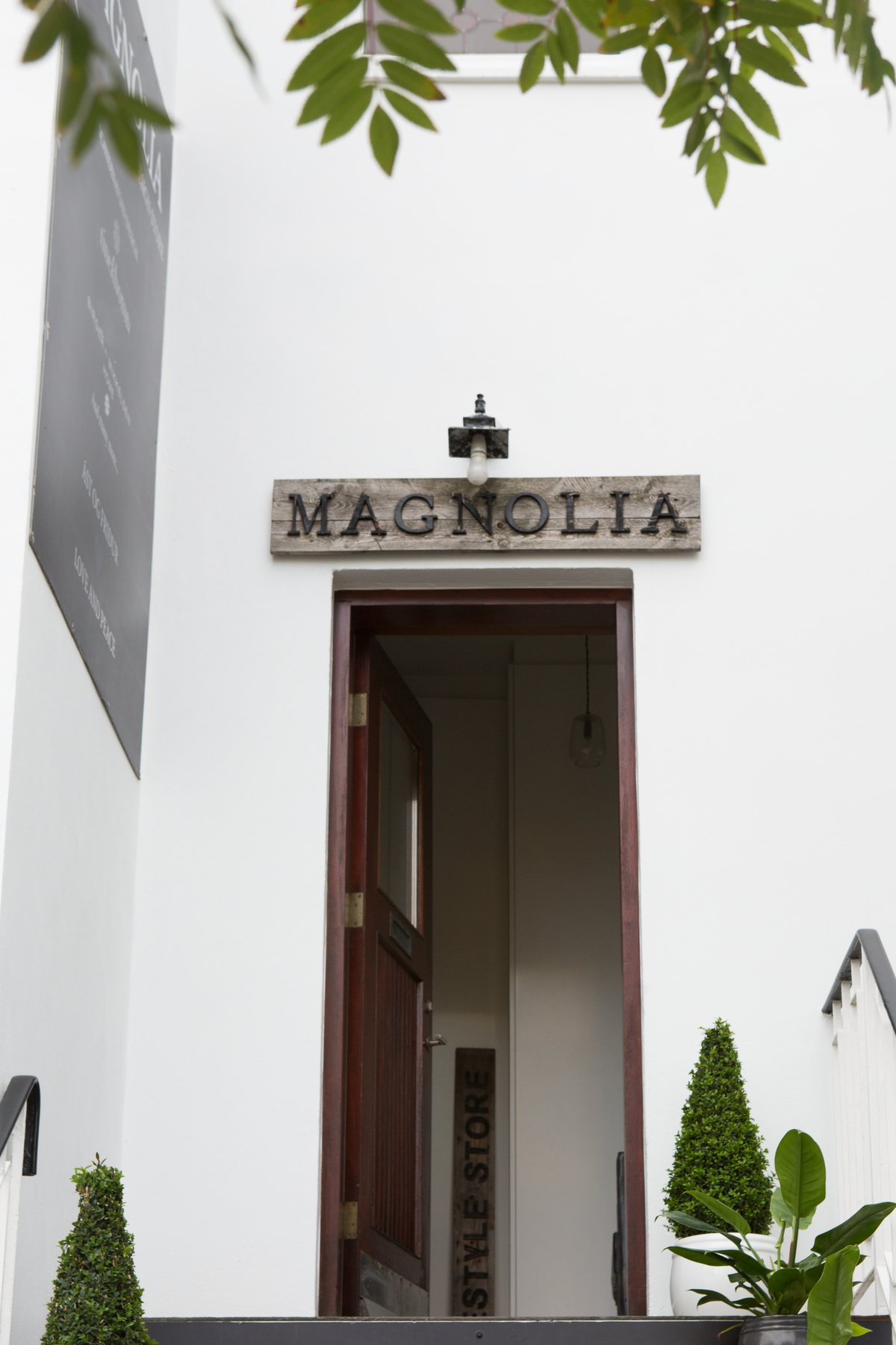 magnolia_entrance.jpg