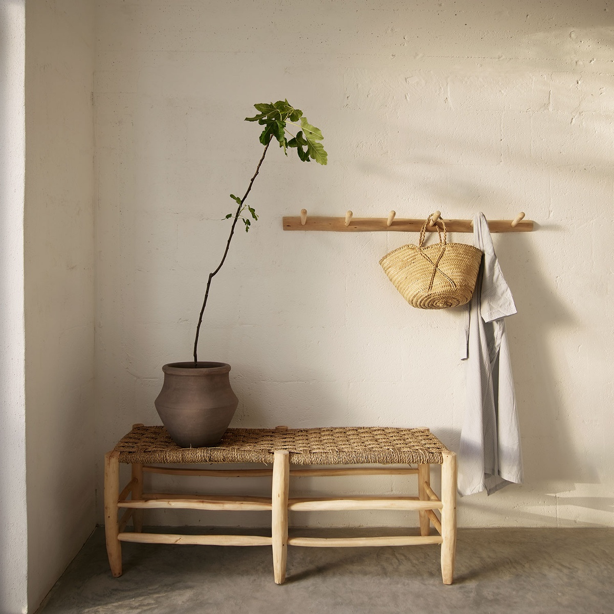 EVER_basketx-s_doum-rack120_doum-bench_claygreek-s-terra_vivashirt-white.jpg