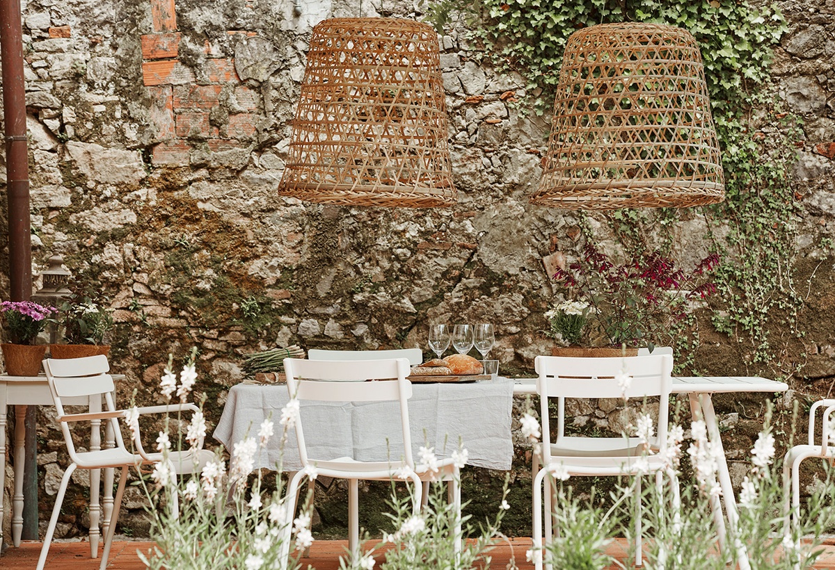 Kurve lampe i åben flet