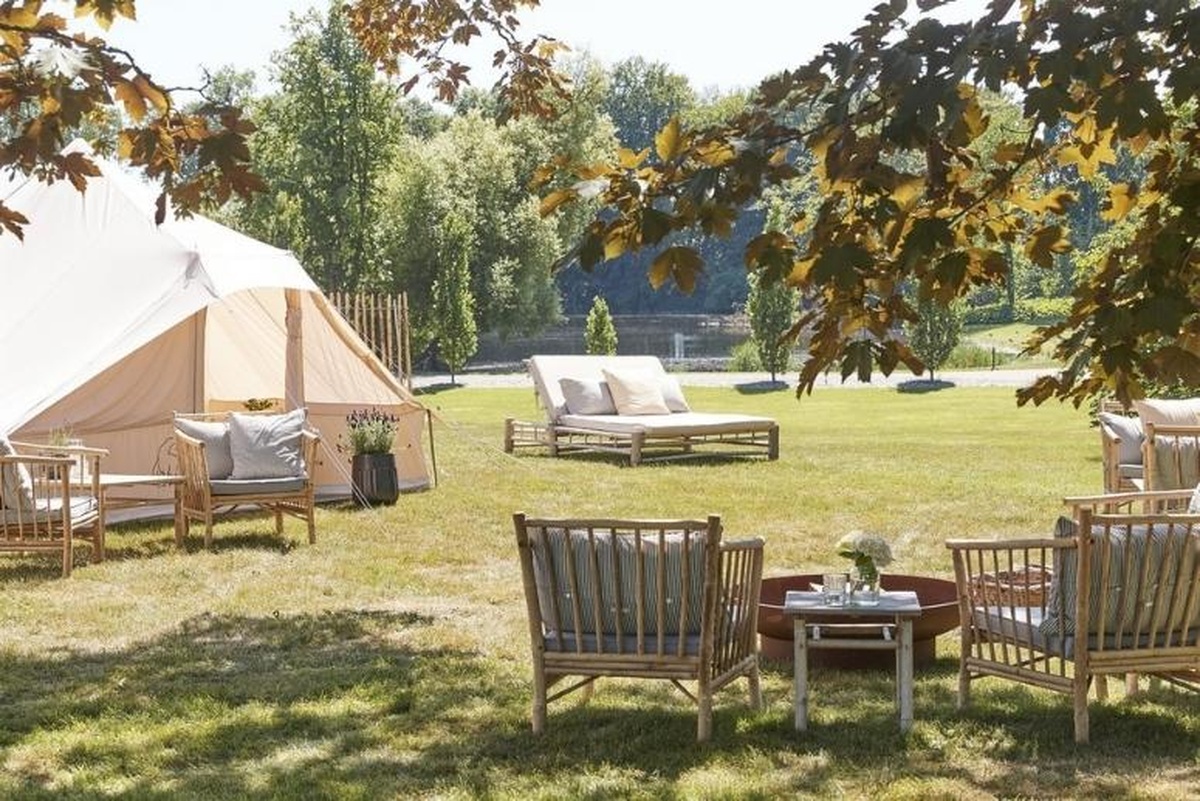 HOLCKENHAVN SLOT GLAMPING.jpg